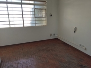 Casa Comercial 130m em Centro em Ribeiro Preto, por R$ 1.900/ms
