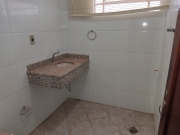 Casa Comercial 130m em Centro em Ribeiro Preto, por R$ 1.900/ms