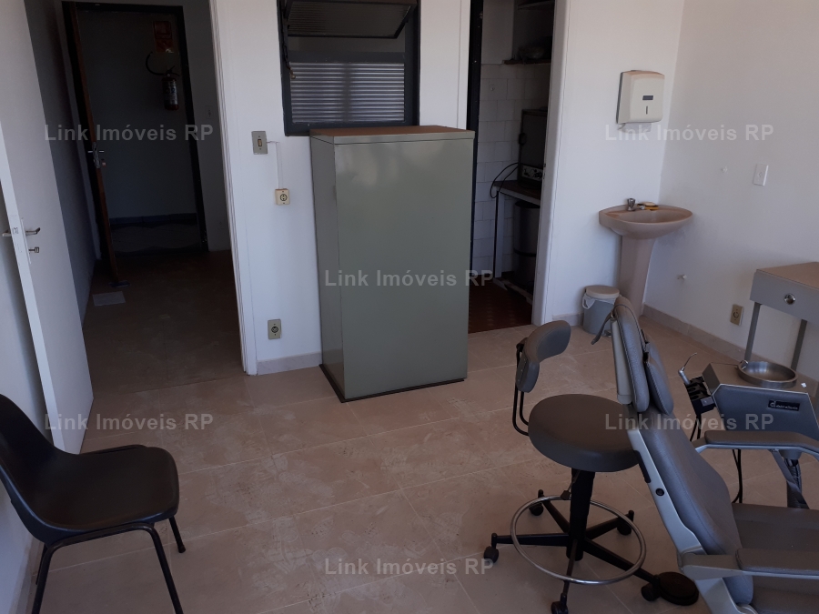 Sala Comercial 28m em Centro em Ribeiro Preto, por R$ 550/ms