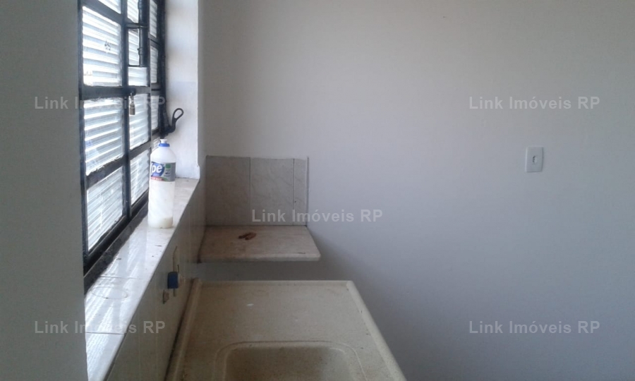 Galpo 230m em Jardim Palma Travassos em Ribeiro Preto, por R$ 8.000/ms