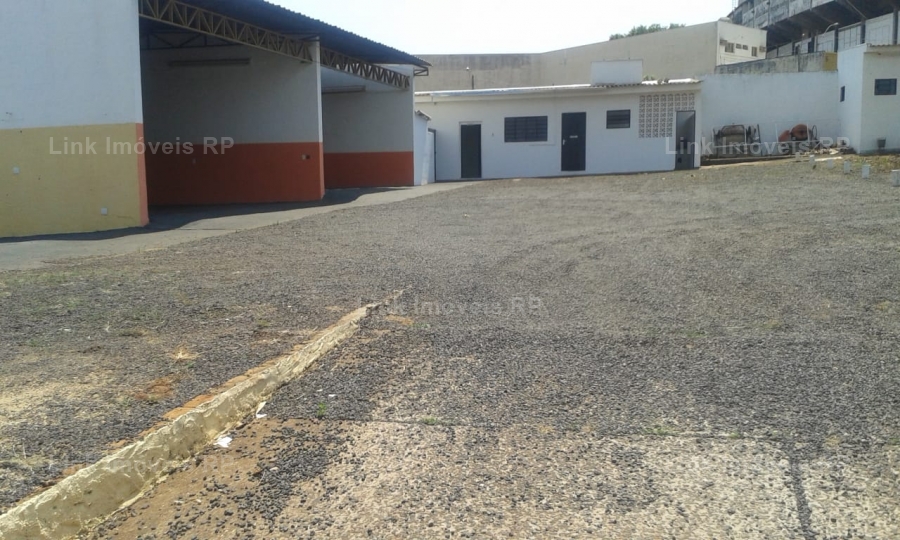 Galpo 230m em Jardim Palma Travassos em Ribeiro Preto, por R$ 8.000/ms