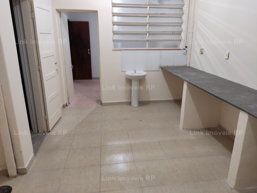 Casa Comercial 130m em Centro em Ribeiro Preto, por R$ 1.900/ms