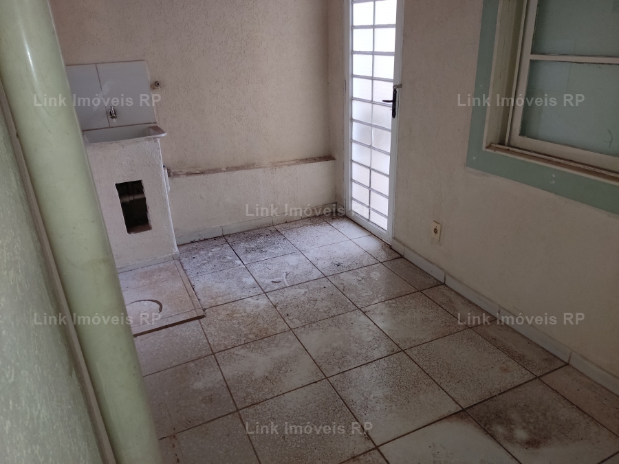 Casa Comercial 130m em Centro em Ribeiro Preto, por R$ 1.900/ms