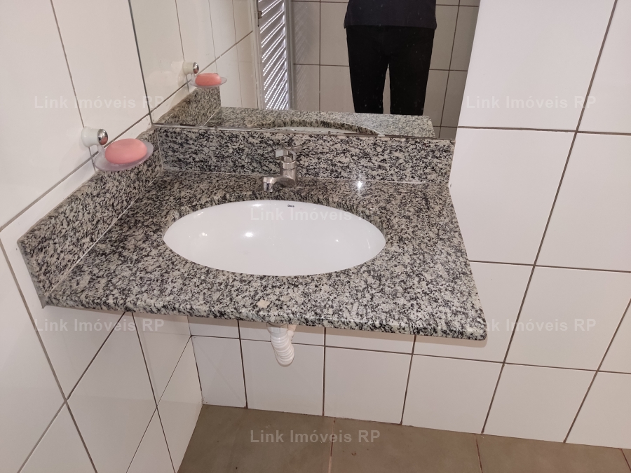 Sal�o Comercial 267m� em Jd. Paulista em Cravinhos, por R$ 4.800/m�s