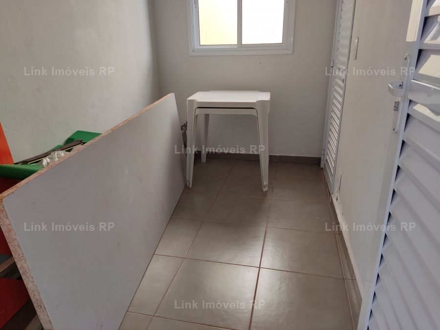 Sal�o Comercial 267m� em Jd. Paulista em Cravinhos, por R$ 4.800/m�s